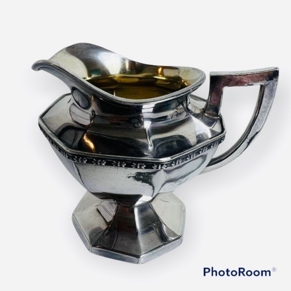 Wilcox Silver Plate Co Sugar Dish and Creamer - Picture 3 of 11